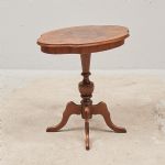 1608 7032 PEDESTAL TABLE